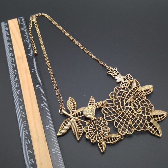 Floral Lace Inspired Frontal Necklace, Gold Tone, 20 Inches - Picture 5 of 7
